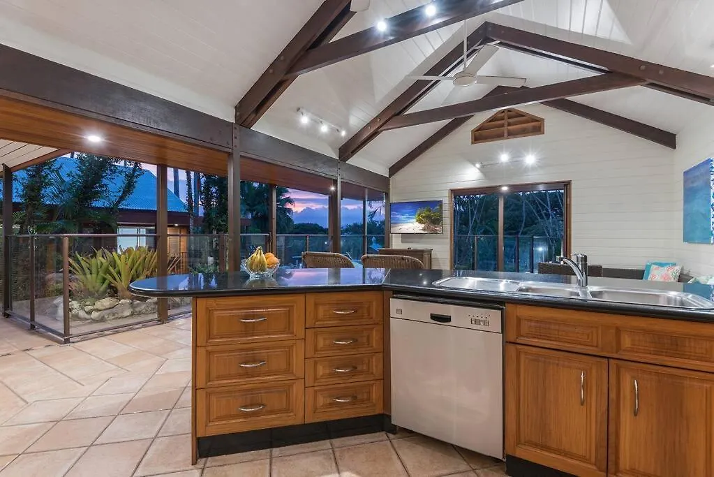 10 Wharf Street - A Tropical Family Home Port Douglas Australia