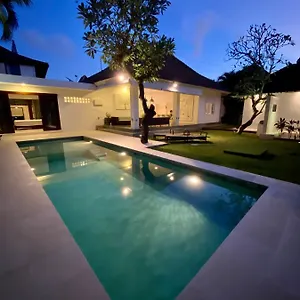https://villa-emma.ubudhotelsnow.com